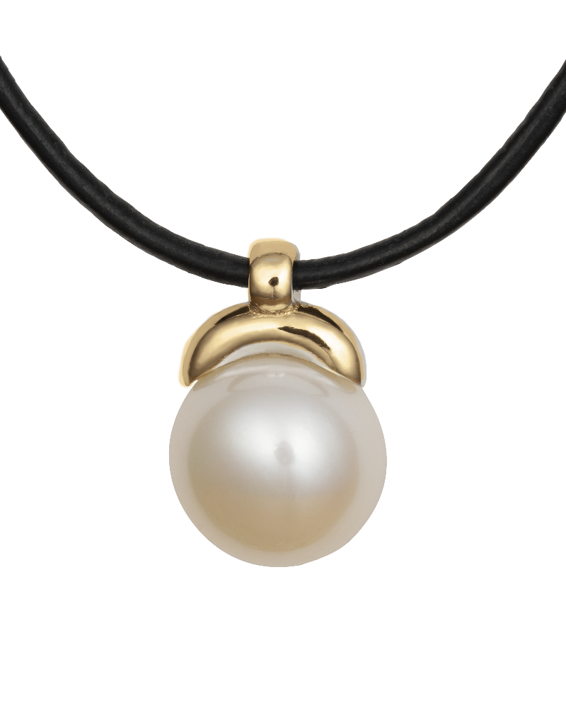 Leather and 2025 pearl choker